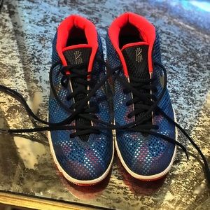 Kyrie Irving 1 Elizabeth Edition 6.5 Youth Nike